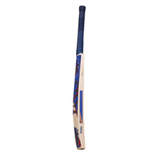 Laden Sie das Bild in den Galerie-Viewer, GRADE 1 ENGLISH WILLOW CRICKET BAT KNOCKED IN READY TO GO HATRICK - Zoni Sports
